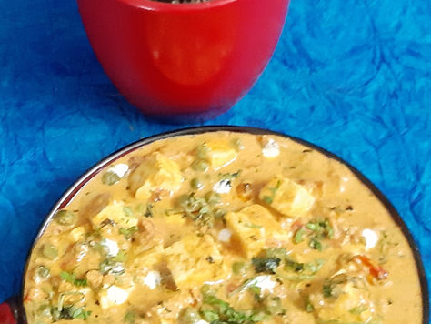 MATAR PANEER (GREEN PEAS AND COTTAGE CHEESE)