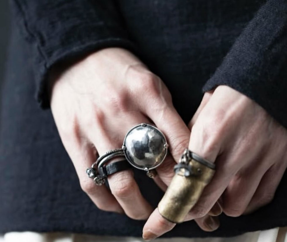 Thumbnail: Detaj Leather Ring Vintage Gold