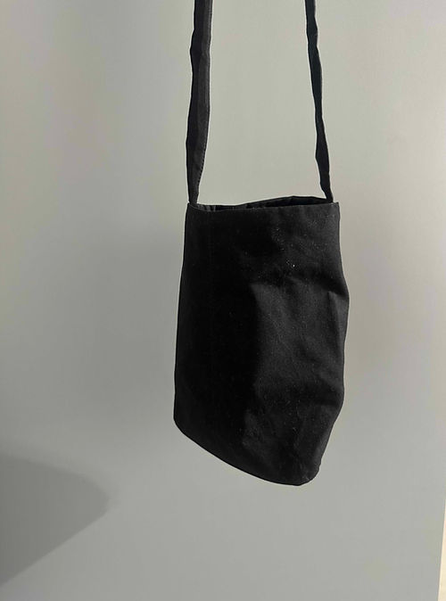 Studio Kettle the Pint Bag in Black | Atelier Beautiful Freak 