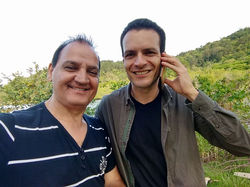 Com meu amigo Edinho na gravação do clipe Aí o Machão Chora