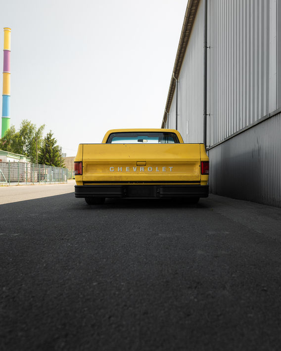 Chevrolet C10 Custom Deluxe Pickup Hotrod Back Logo