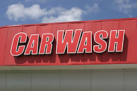 signe de lavage de voiture rouge