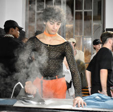 Luzes, câmara, som, desfiles: Os rostos do “backstage” do Portugal Fashion