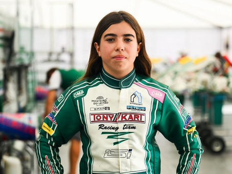 Maria tem 13 anos e é a melhor piloto feminina de karting do mundo