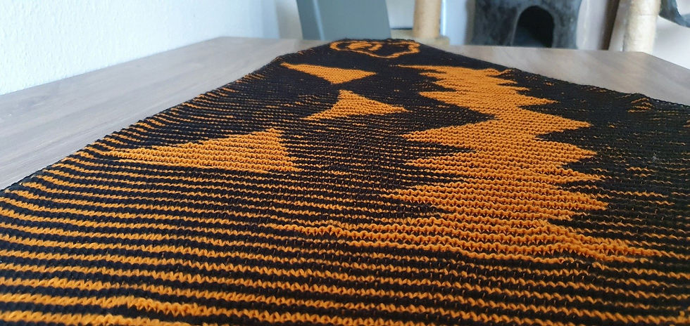 Miniaturbild: Halloween, Finsterer Kürbis, Schattenstricken, Motivtuch, Tuch Strickanleitung