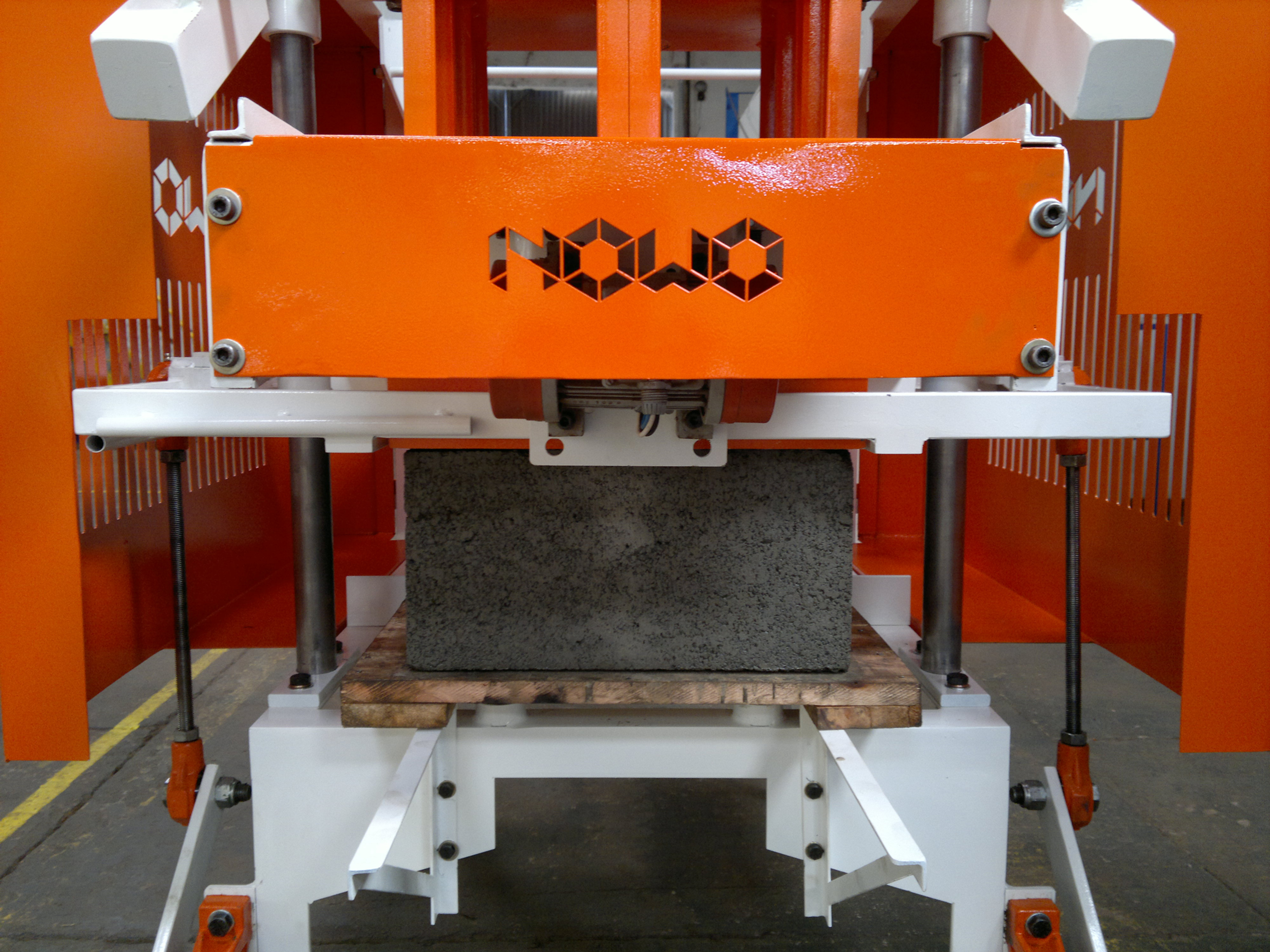 Máquina de blocos de concreto | NOWO MÁQUINAS | Brasil