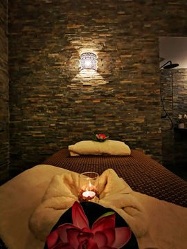 massage_bed (1).jpg