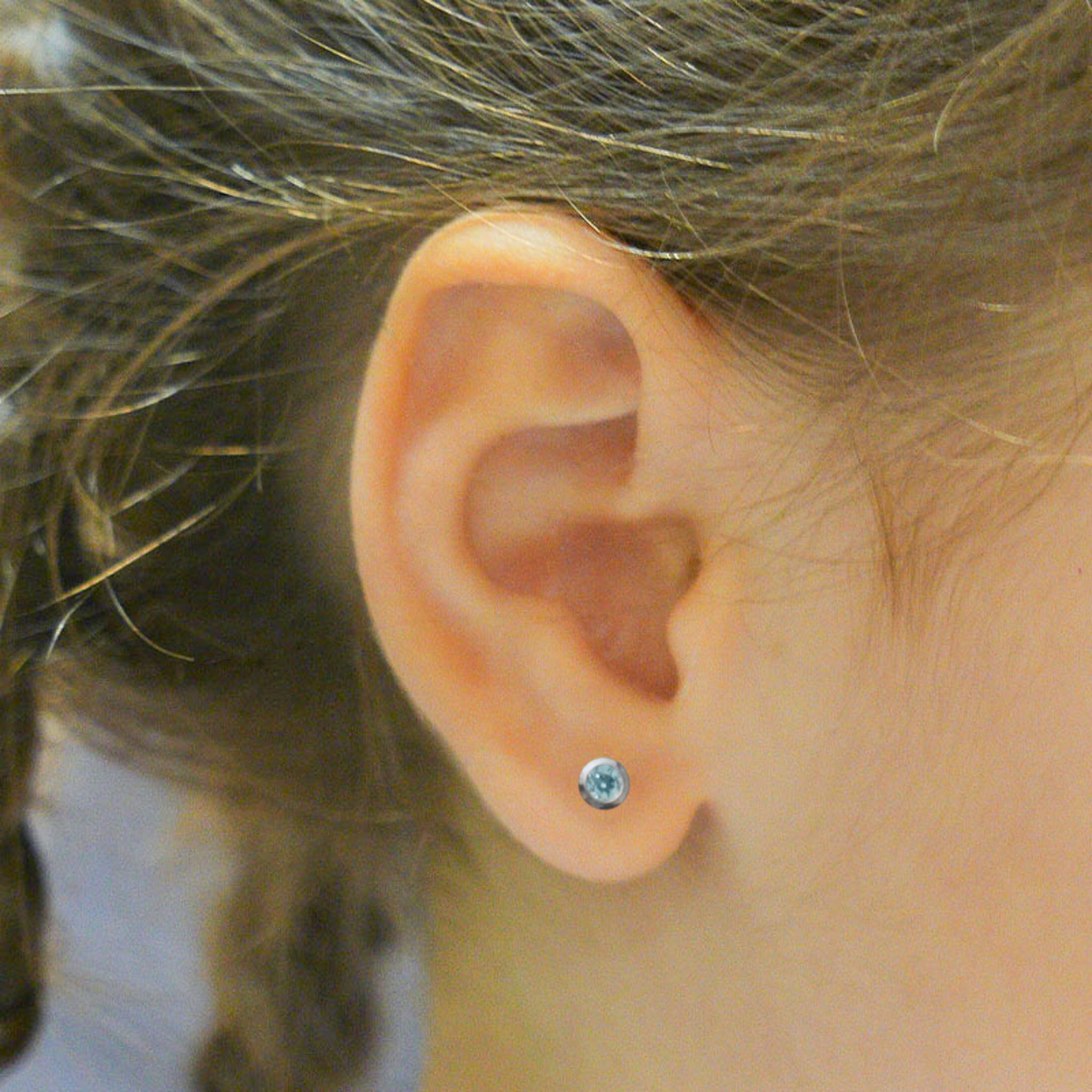 Brilhante azul com contorno prateado