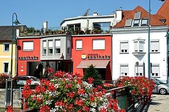 SchlossApotheke Außen.jpg