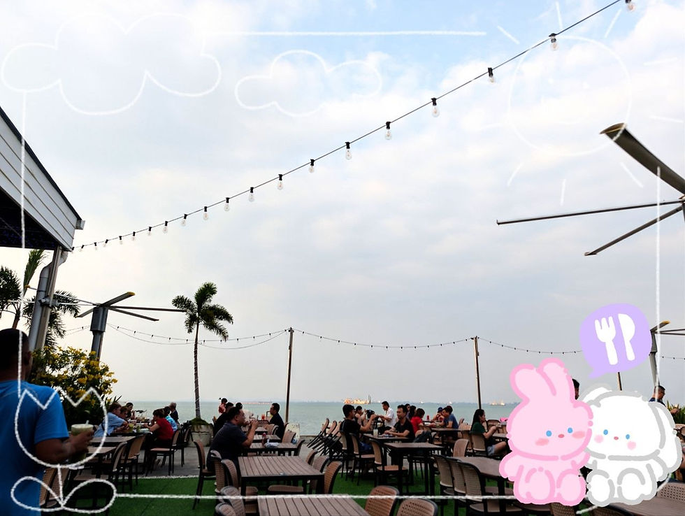 Finally saw the sea! I think I haven't seen a coast since my trip to Estonia? 🤔🤔🤔🥹🥹🥹💜💜💜 We shared various dishes (photos of food at the end of this section), went to have dessert at an ice cream shop near my accommodation, and called it a night! 🌙