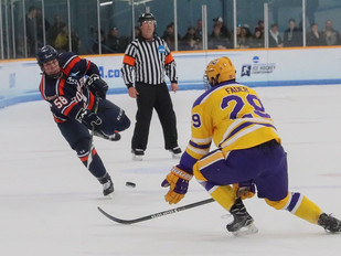 Pointers top Statesmen in national semifinals