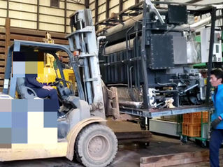 重機での作業対応！安全・確実な大型機器の搬入搬出