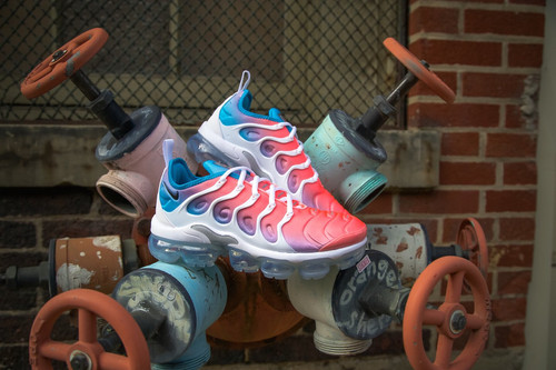 nike vapormax lava glow