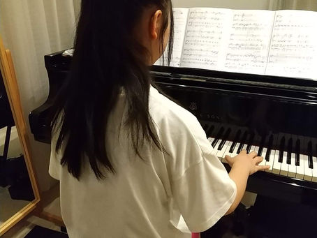 中学2年のUちゃん、合唱コンクールの曲を練習しています♪