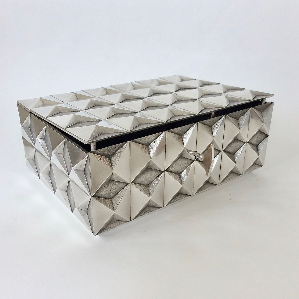 Miniature : Precious Diamond Point Silver Plated Metal Box, 1970s, France.