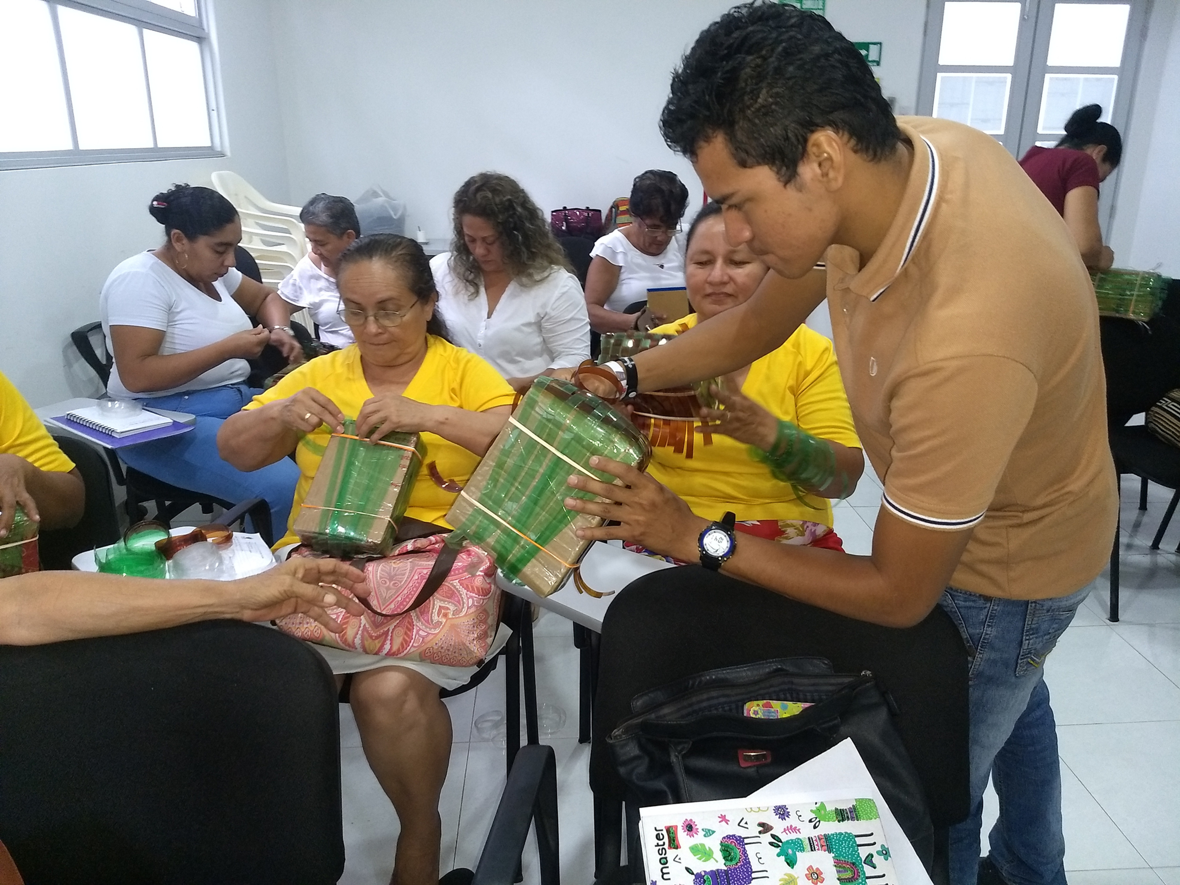 TALLER DE TEJIDO