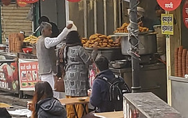 Image of street food in New Delhi