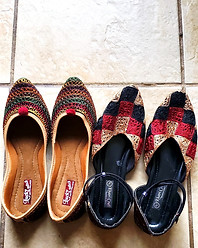 Image of some traditional Rajasthani slippers.