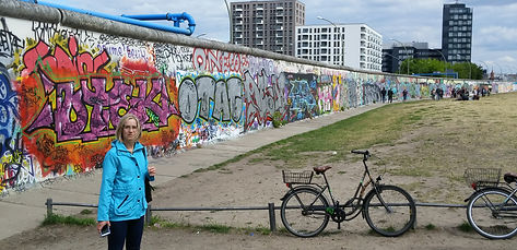 Image of the Berlin Wall, covered in gtraffiti, today