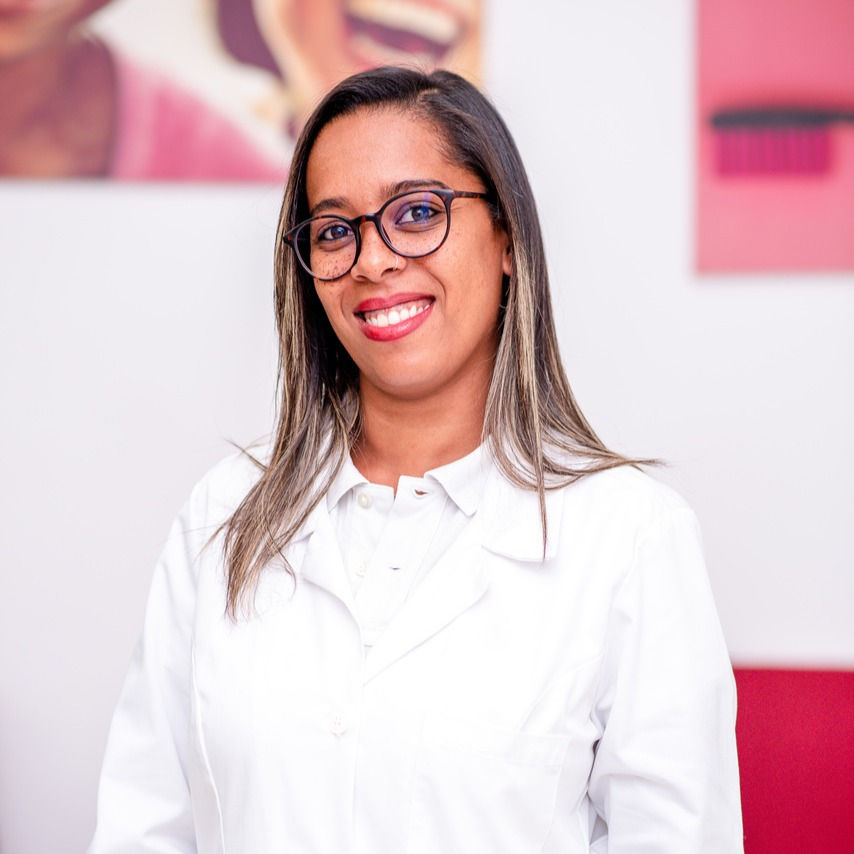 Dra. Ana Irisa Trindade