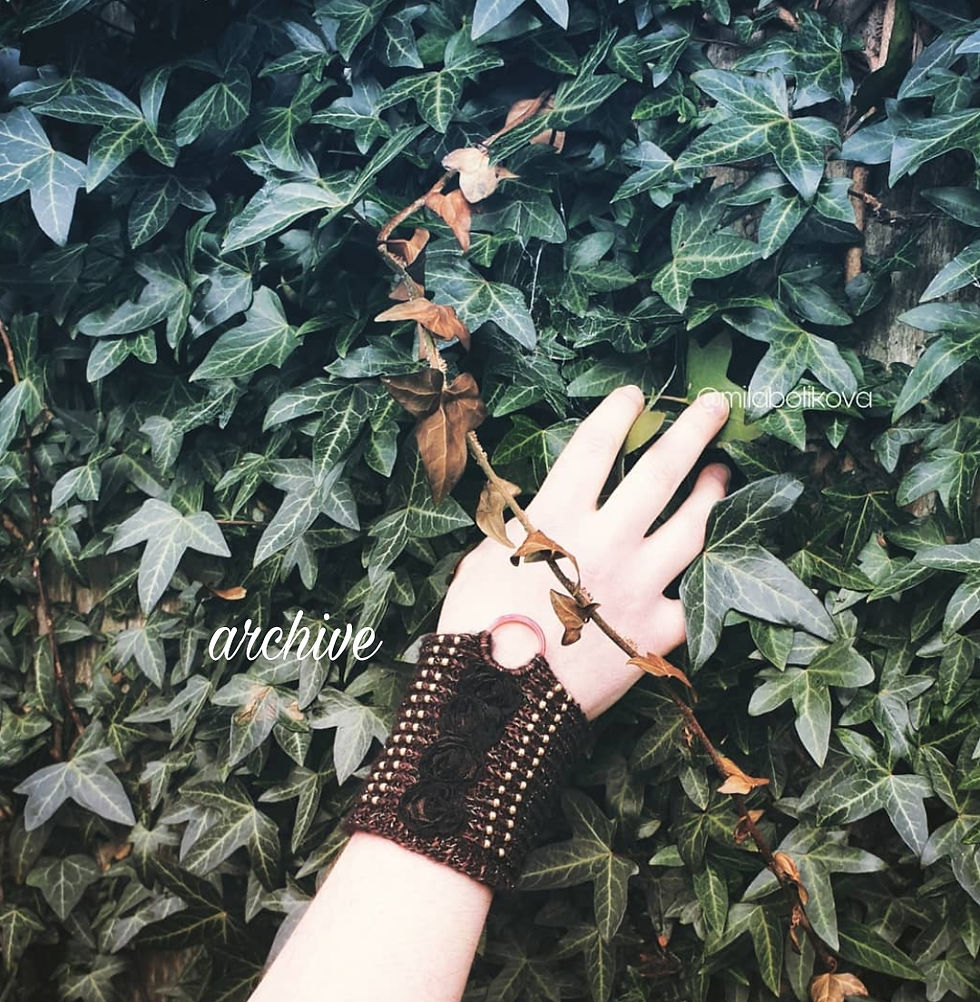 Thumbnail: Archive: Chocolate Cuffs with Roses/Size S