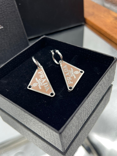 【PRADA】l pendant huggie single earring【ランク:Ａ】 Prada Sterling Silver and Enamel Prada Symbole Pendant