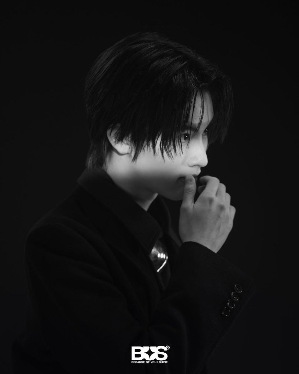 photo_6242311073394965975_y