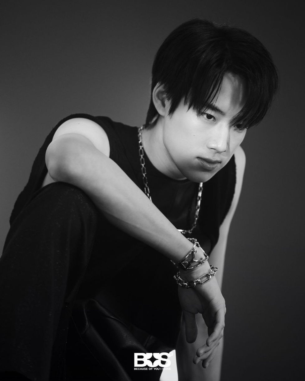 photo_6235473060257972248_y