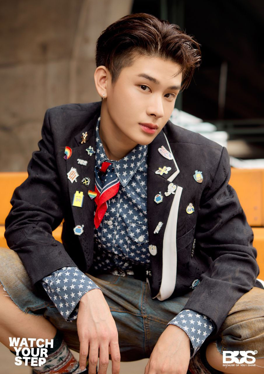 photo_6242196810085022159_y