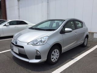 特選車 H26 アクア