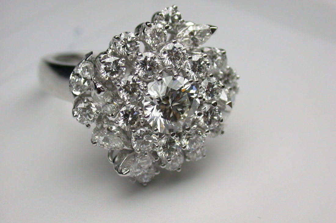 ANELLO FIORE DIAMANTI