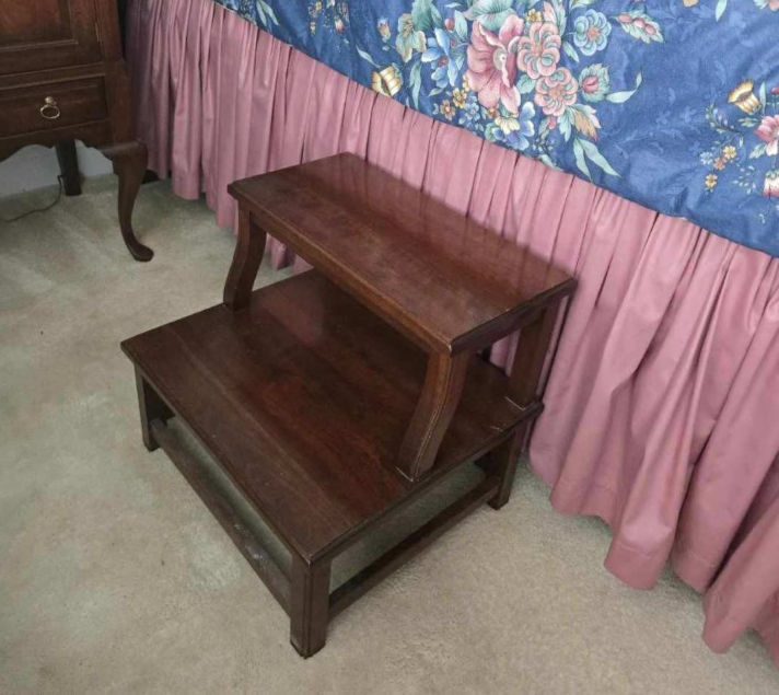 Thumbnail: Pennsylvania House Queen Size rice Bed