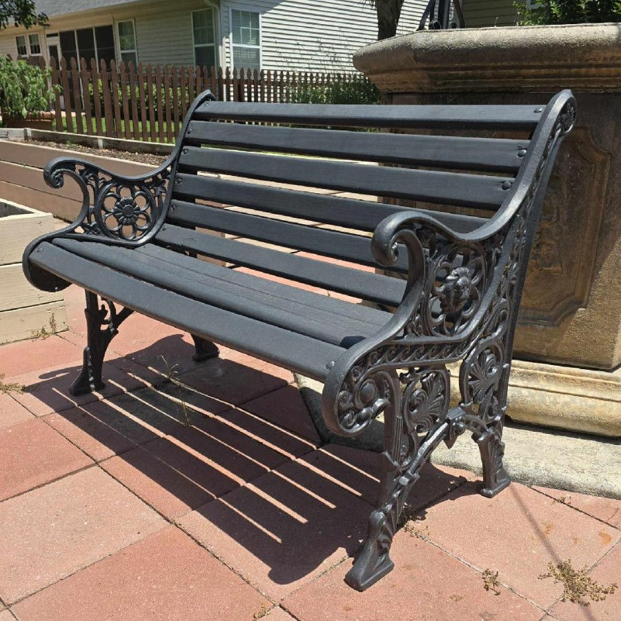 Thumbnail: Park Bench