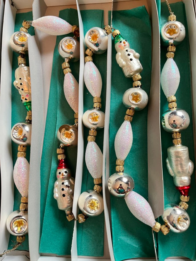 Thumbnail: Old World Ornament Strand