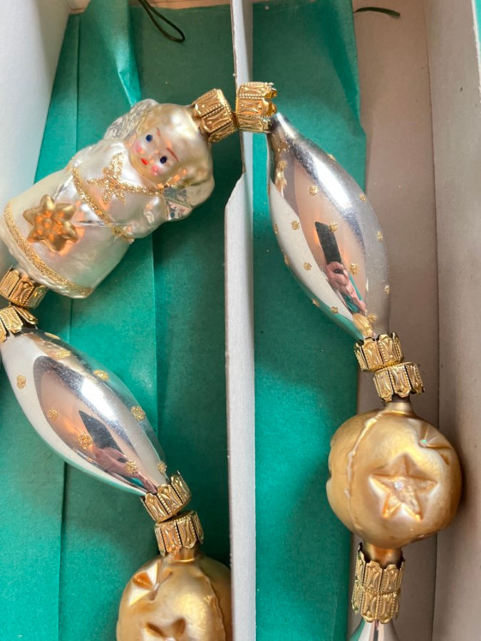 Thumbnail: Old World Ornament Strand   in Box