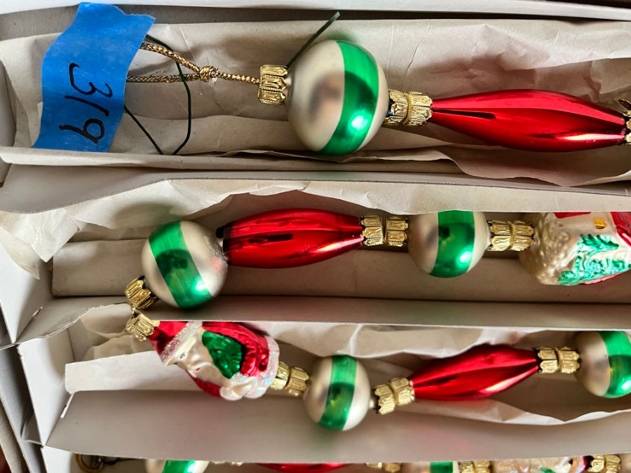 Thumbnail: Old World Ornament Strand  In Box