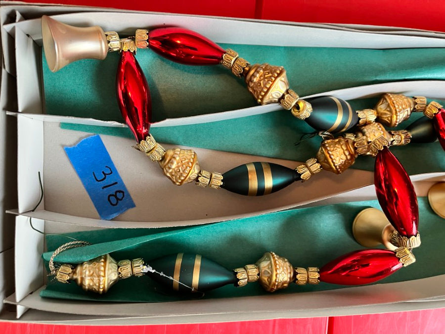 Thumbnail: Old World Ornament Strand  In Box