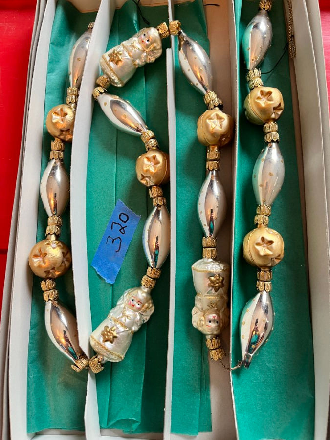 Thumbnail: Old World Ornament Strand   in Box