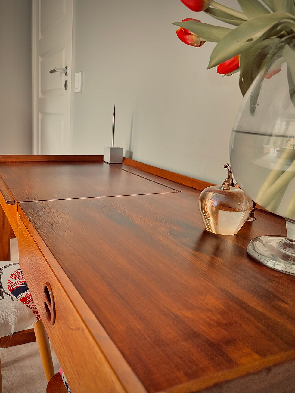 Miniatyrbild: ”Varié” sminkbord/skrivbord i betsad teak 
