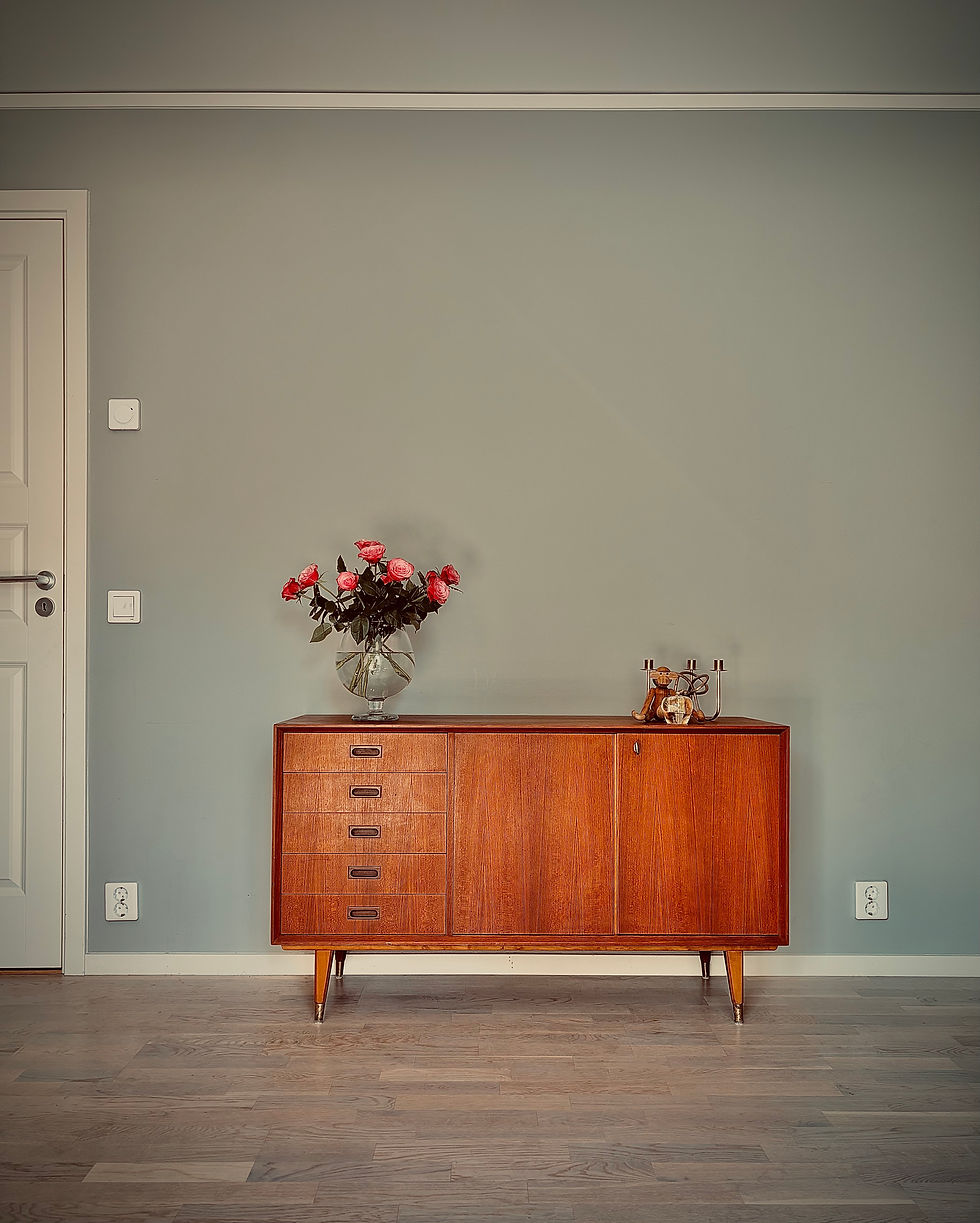 Miniatyrbild: Vintage sideboard i teak, skandinavisk design 