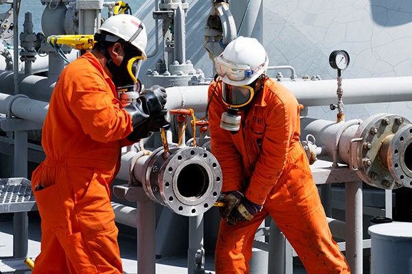 Reportage photography documenting energy industry.jpeg