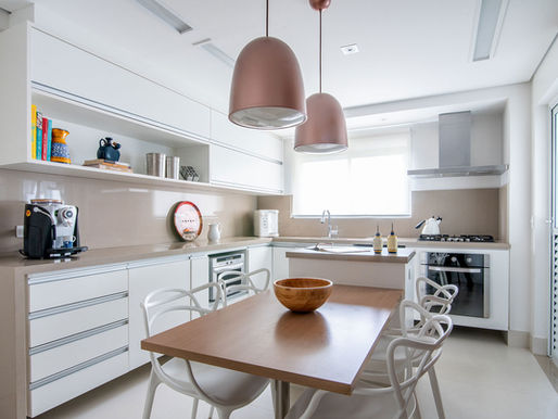 Reforma moderniza cozinha e varanda, que são atrações do apartamento