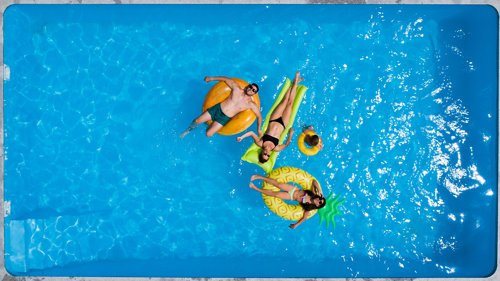 Family-relaxation-in-the-pool.png