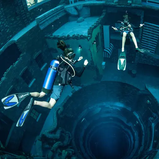 deep dive , diving , dubai deep dive , deppest pool in the world