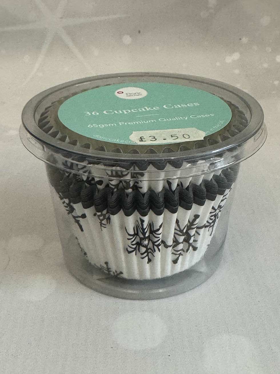 36x snowflake cupcake cases