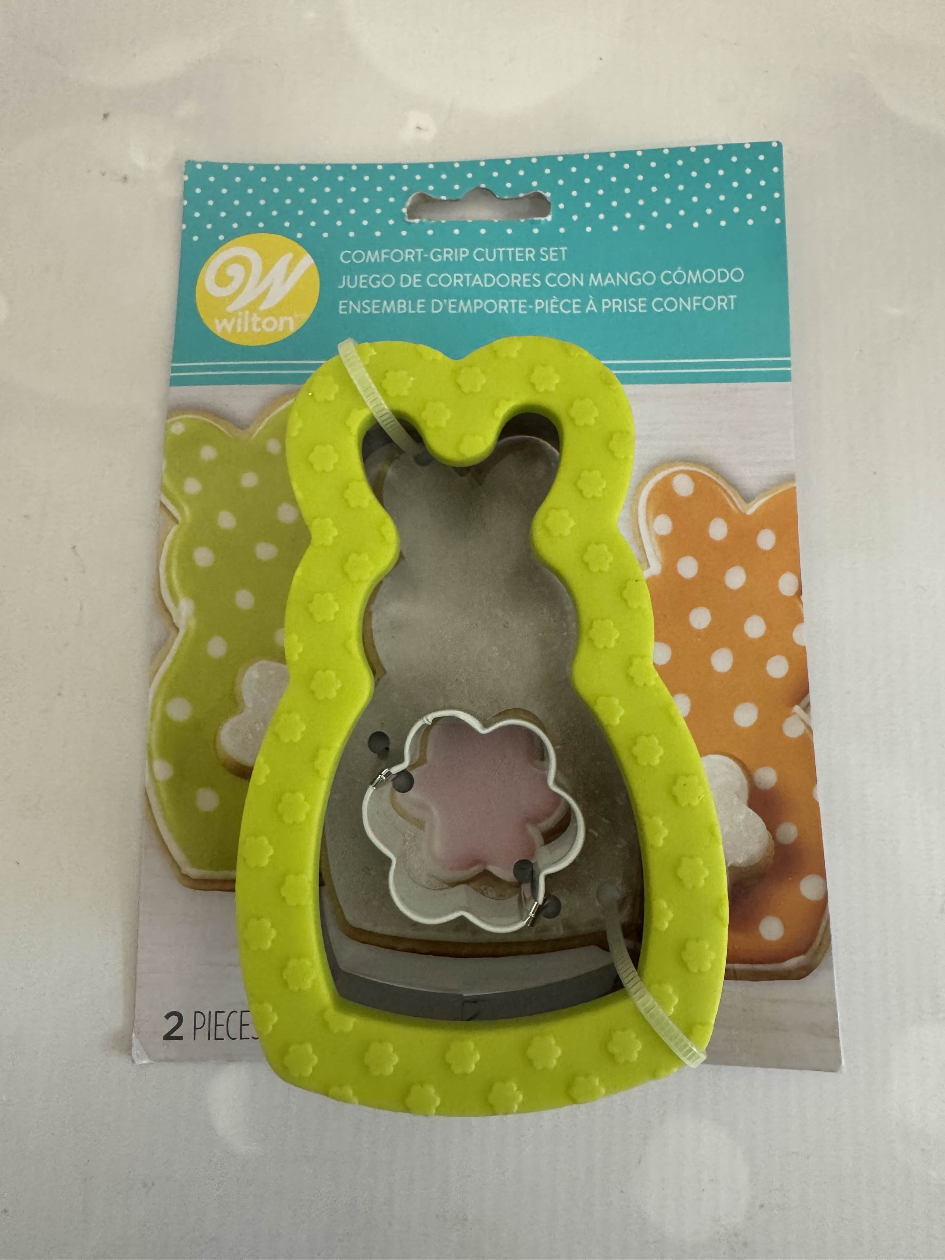 Comfort grip bunny cutter