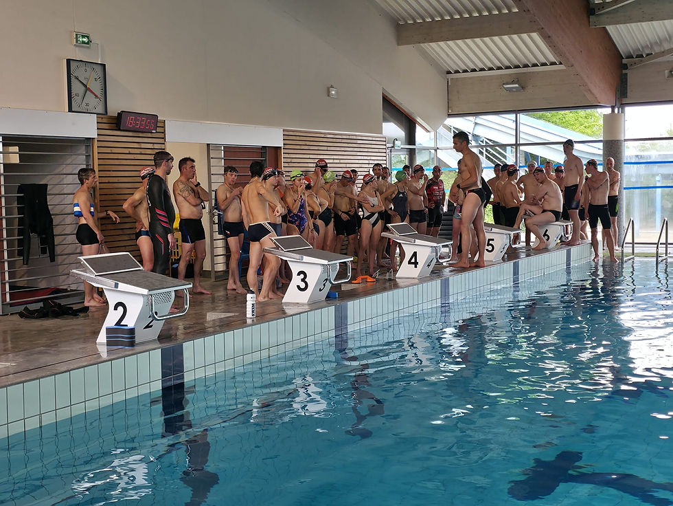 Avant le repas du soir, petit détour à la piscine pour bien finir les activités sportives.