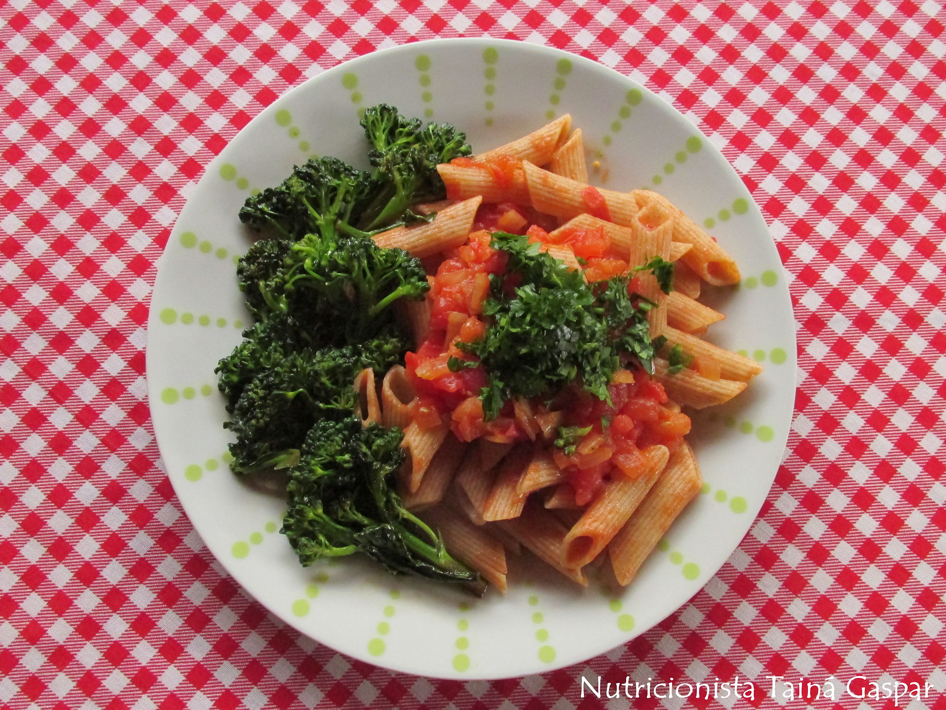 Macarrão ao molho de tomate