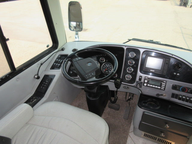 Thumbnail: 2005 Holiday Rambler 40 PRQ Specter