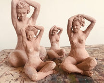 2022-Femmes-bras-en-l'air (T).jpg